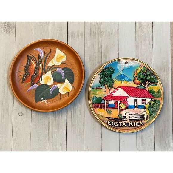 Set of 2 Vintage Costa Rica Collector Souvenir Wooden Plate and Ceramic Plate - Picture 1 of 13